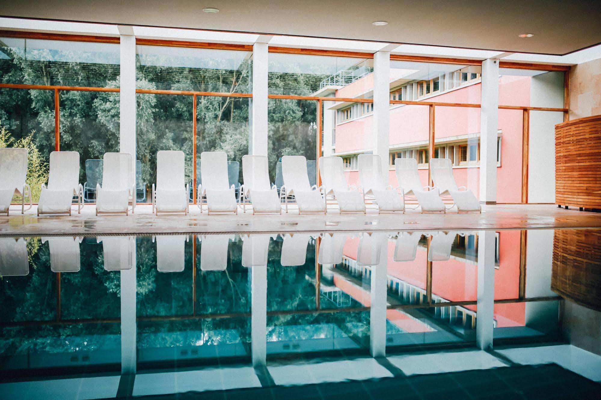 Ostseehotel Dierhagen Bagian luar foto