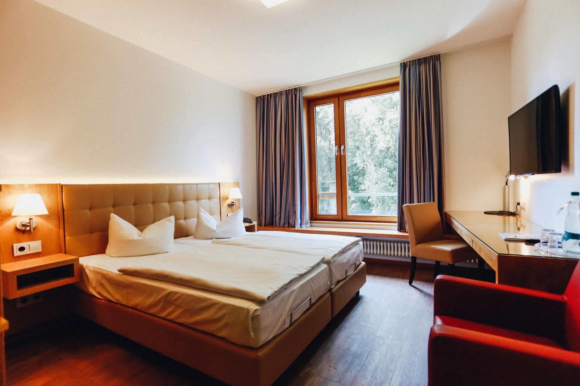 Ostseehotel Dierhagen Bagian luar foto